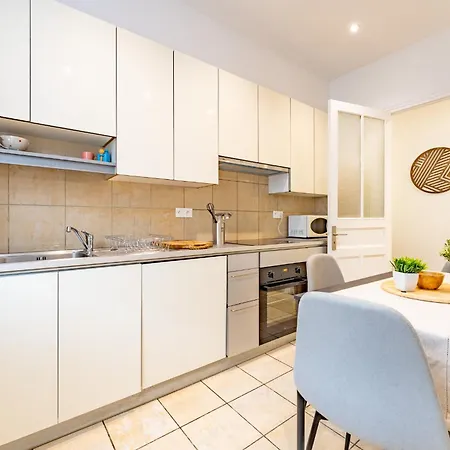 Logis Marybail, Elégant Avec Terrasse Dans Immeuble Art Déco, Près De La Gare Et Du Centre-ville à