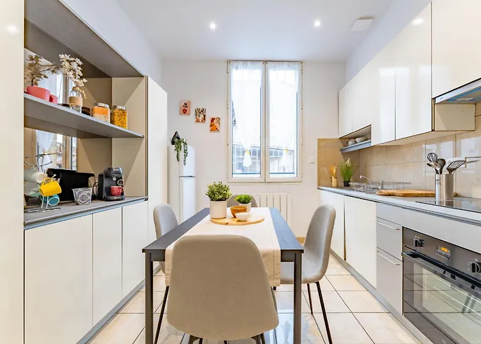 Logis Marybail, Elegant Avec Terrasse Dans Immeuble Art Deco, Pres De La Gare Et Du Centre-ville A Апартаменты Монтобан