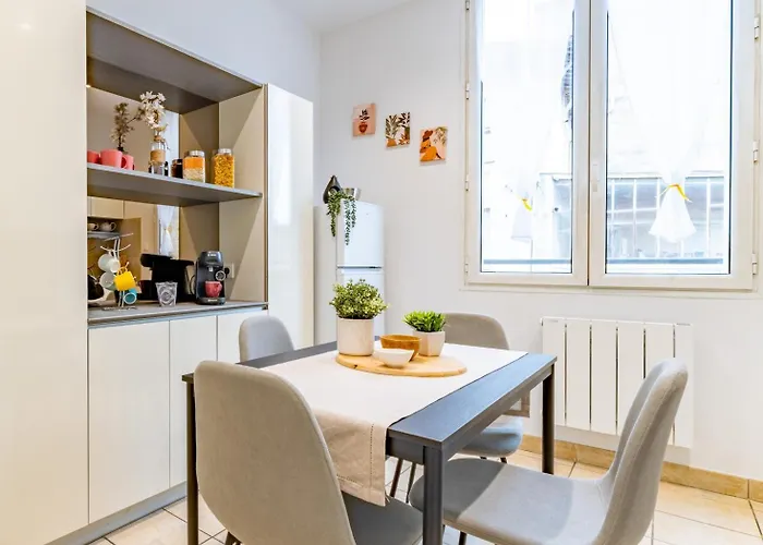 Logis Marybail, Elegant Avec Terrasse Dans Immeuble Art Deco, Pres De La Gare Et Du Centre-ville A Апартаменты Монтобан