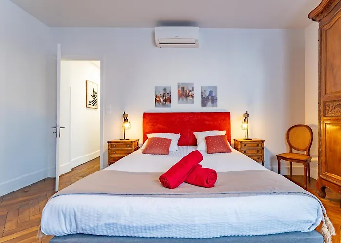 Logis Marybail, Elegant Avec Terrasse Dans Immeuble Art Deco, Pres De La Gare Et Du Centre-ville A